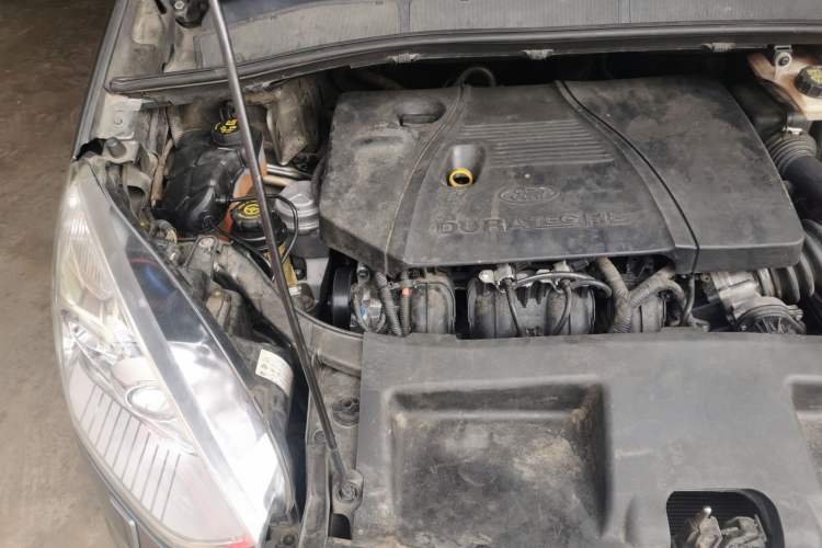 Used Ford 2008 2.3L 7-Seater Luxury Version Engine Bay Right