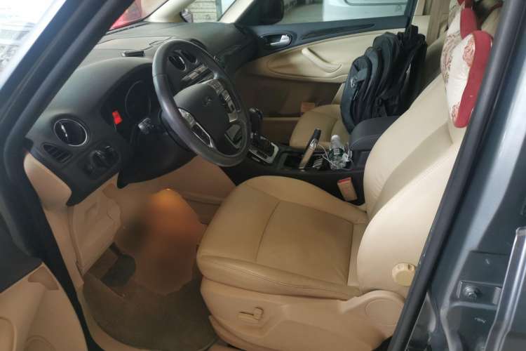 Used Ford 2008 2.3L 7-Seater Luxury Version Left Front Seat