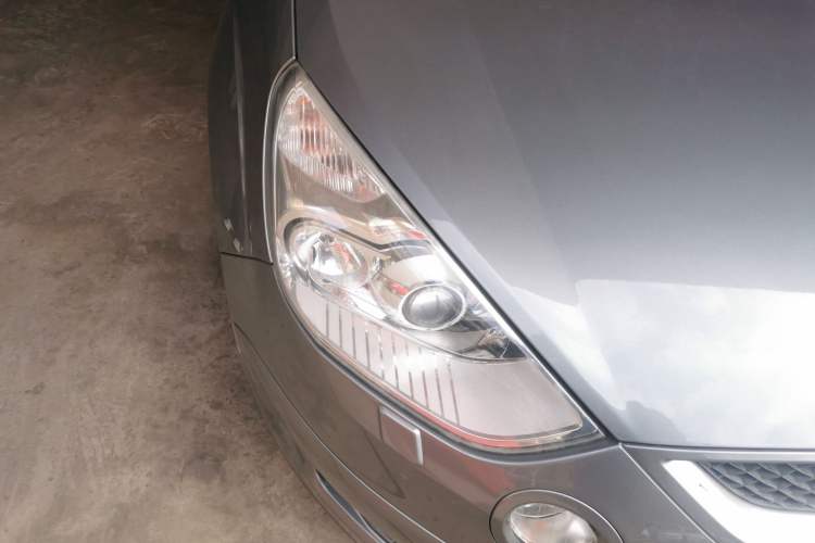 Used Ford 2008 2.3L 7-Seater Luxury Version Right Front Headlight