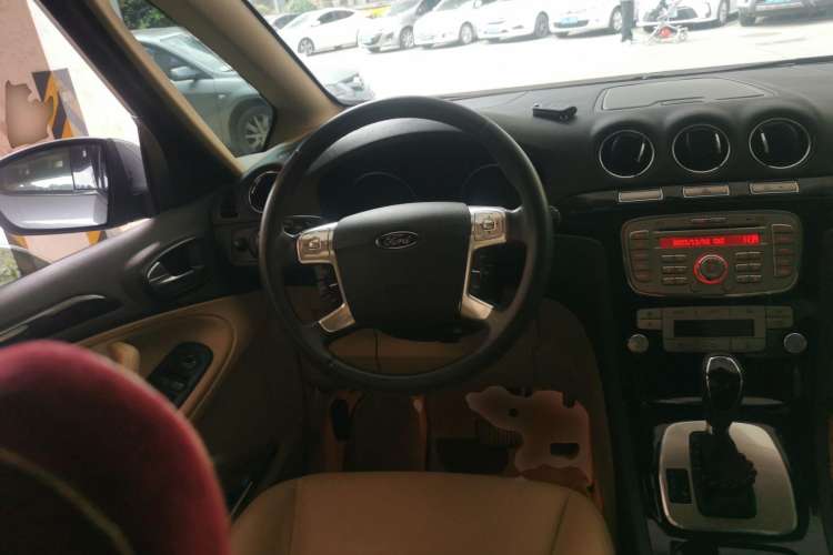 Used Ford 2008 2.3L 7-Seater Luxury Version Steering Wheel
