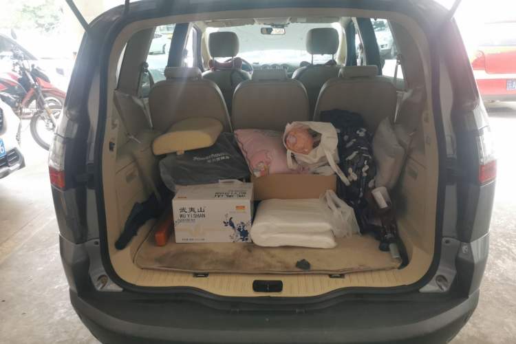 Used Ford 2008 2.3L 7-Seater Luxury Version Trunk