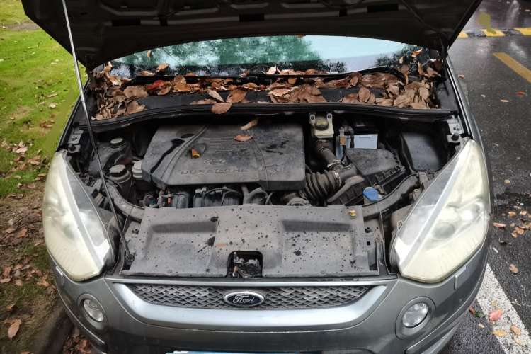 Used Ford 2008 2.3L 7-Seater Luxury Version Engine Bay