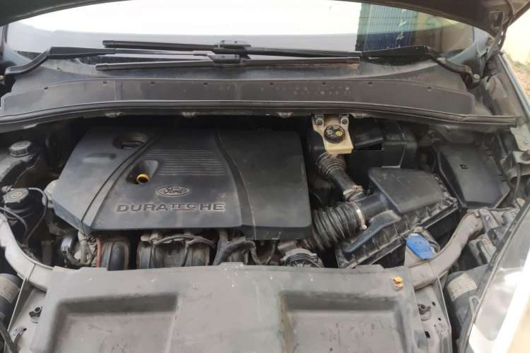 Used Ford 2008 2.3L 7-Seater Luxury Version Engine Bay