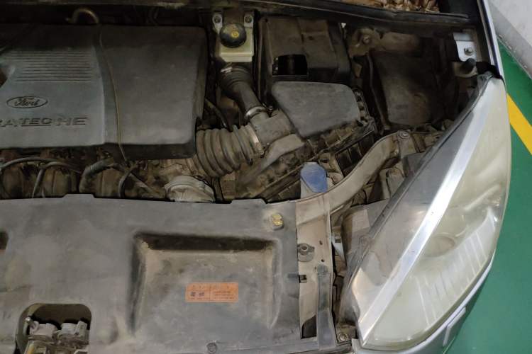 Used Ford 2008 2.3L 7-Seater Luxury Version Engine Bay Left