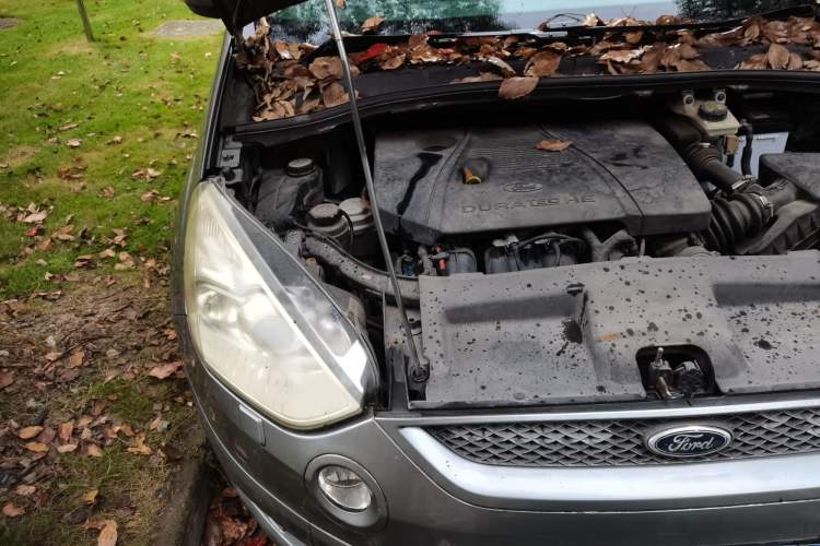 Used Ford 2008 2.3L 7-Seater Luxury Version Engine Bay Right