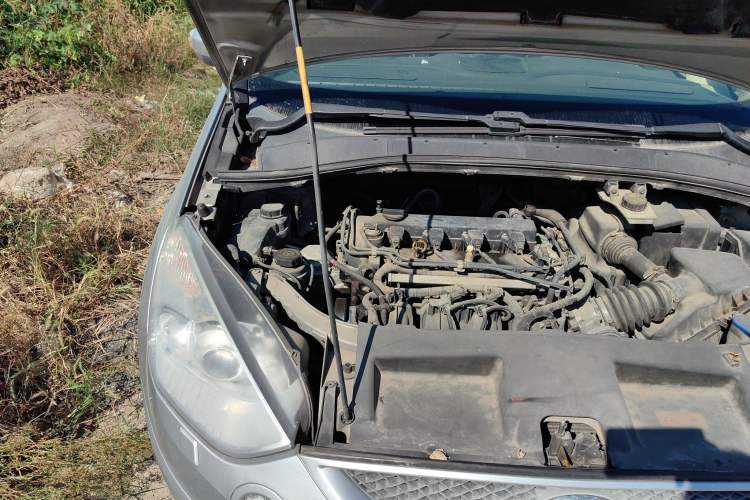 Used Ford 2008 2.3L 7-Seater Luxury Version Engine Bay Right
