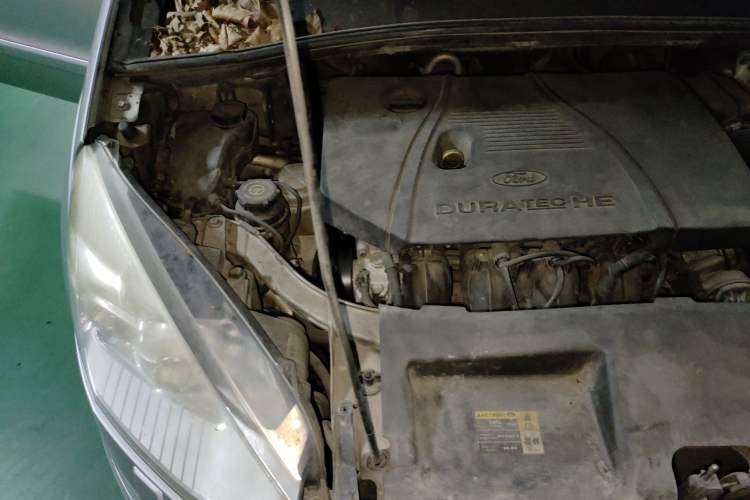 Used Ford 2008 2.3L 7-Seater Luxury Version Engine Bay Right