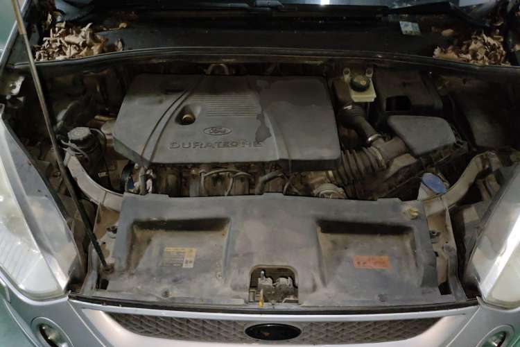 Used Ford 2008 2.3L 7-Seater Luxury Version Engine Bay