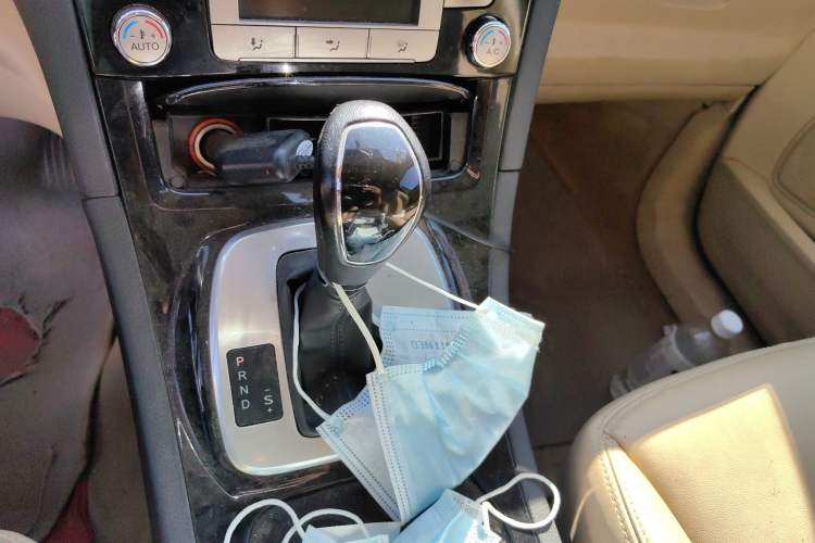 Used Ford 2008 2.3L 7-Seater Luxury Version Gear Lever