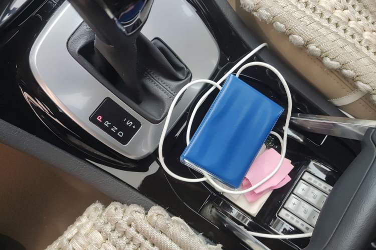 Used Ford 2008 2.3L 7-Seater Luxury Version Gear Lever