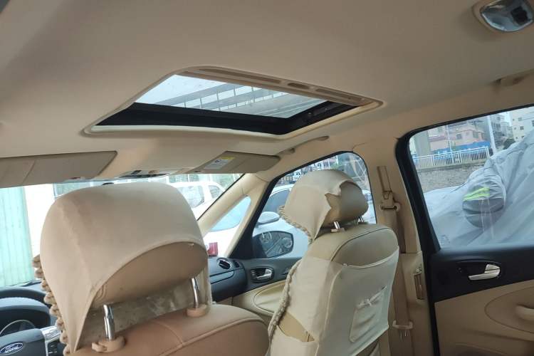 Used Ford 2008 2.3L 7-Seater Luxury Version Headliner