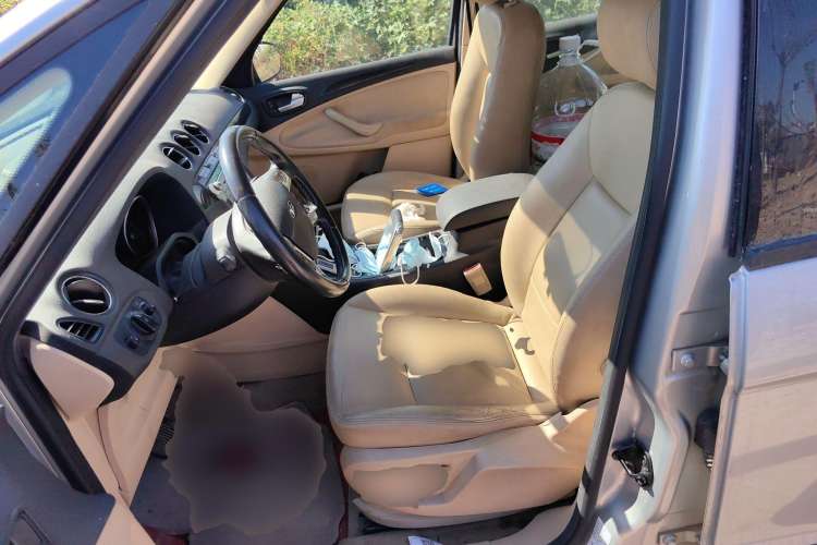 Used Ford 2008 2.3L 7-Seater Luxury Version Left Front Seat