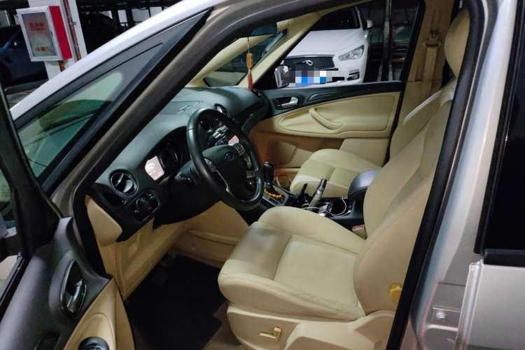 Used Ford 2008 2.3L 7-Seater Luxury Version Left Front Seat