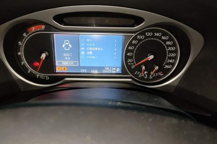 Used Ford 2008 2.3L 7-Seater Luxury Version Odometer Close Up