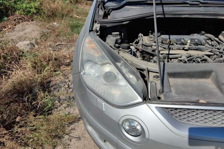 Used Ford 2008 2.3L 7-Seater Luxury Version Right Front Headlight