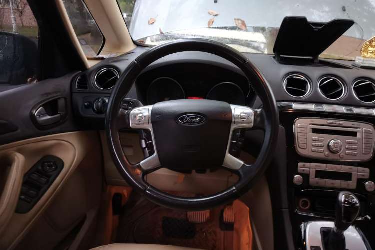 Used Ford 2008 2.3L 7-Seater Luxury Version Steering Wheel