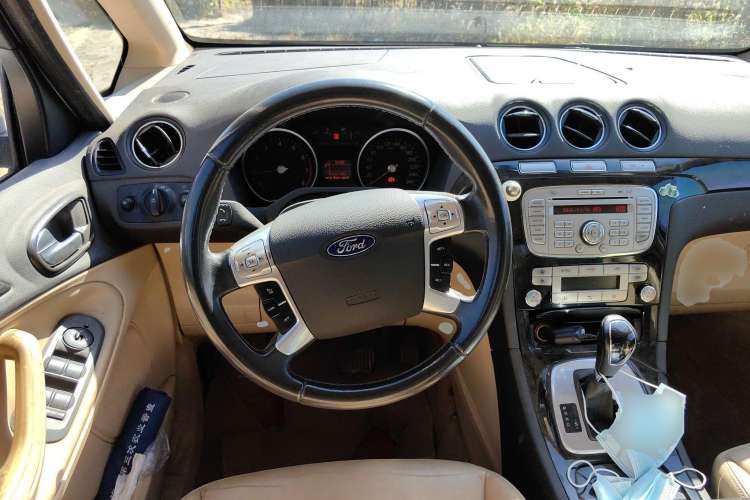 Used Ford 2008 2.3L 7-Seater Luxury Version Steering Wheel