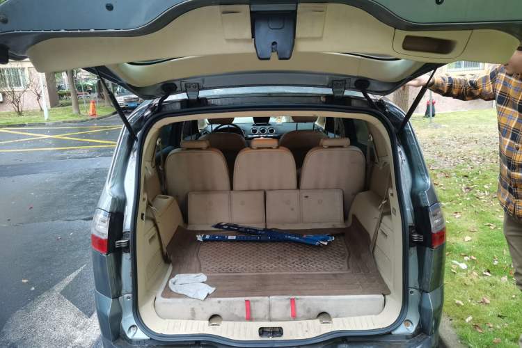 Used Ford 2008 2.3L 7-Seater Luxury Version Trunk