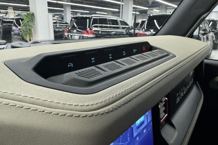 Used Ford Bronco 2025 2.3T Big Dune Limited Custom Edition Interior 1