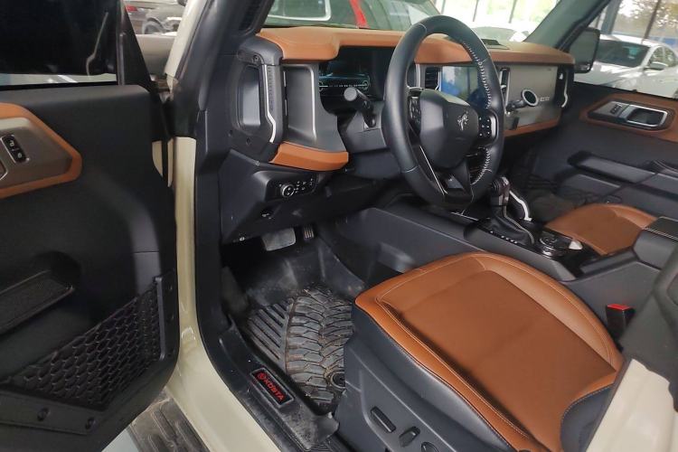 Used Ford Bronco 2024 2.3T Long Beach Interior 3