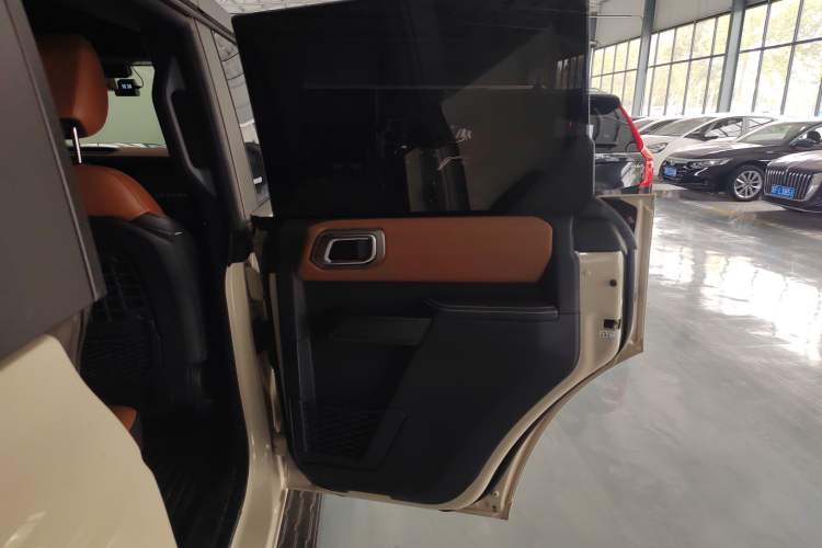 Used Ford Bronco 2024 2.3T Long Beach Interior 6