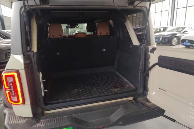 Used Ford Bronco 2024 2.3T Long Beach Trunk