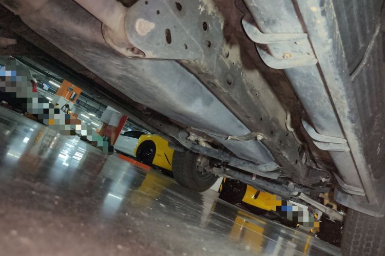 Used Ford Bronco  Chassis Rear Right