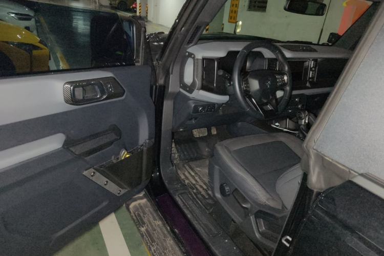Used Ford Bronco  Driver Seat