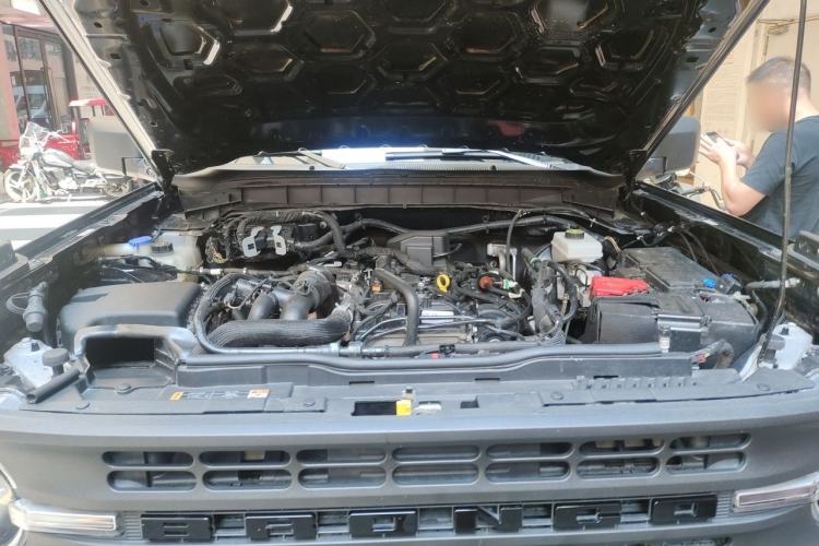 Used Ford Bronco  Engine Bay