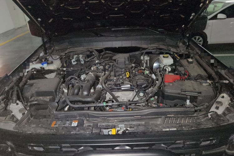Used Ford Bronco  Engine Bay