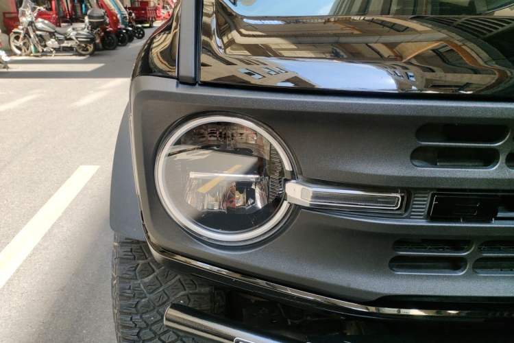 Used Ford Bronco  Right Front Headlight