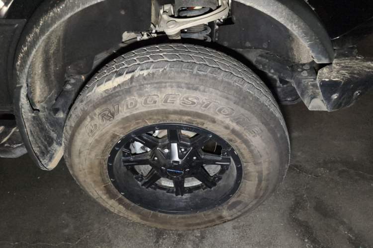 Used Ford Bronco  Right Front Wheel Hub