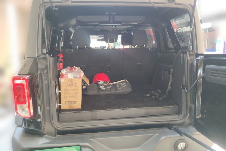 Used Ford Bronco  Trunk