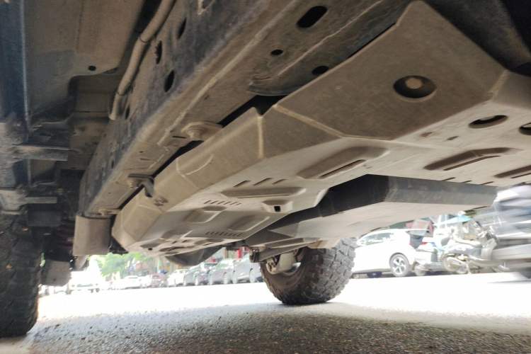 Used Ford Bronco  Chassis Front Right