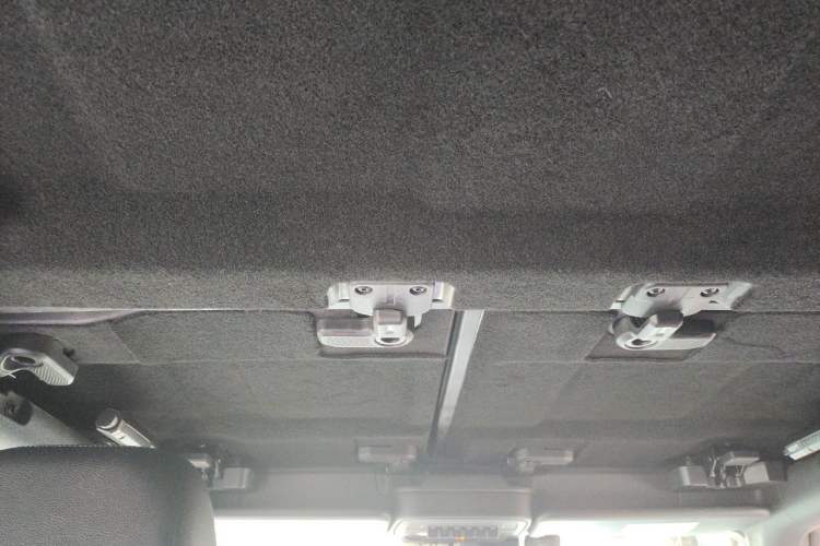 Used Ford Bronco  Headliner