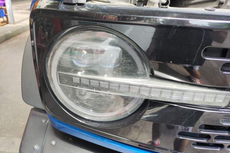 Used Ford Bronco  Right Front Headlight