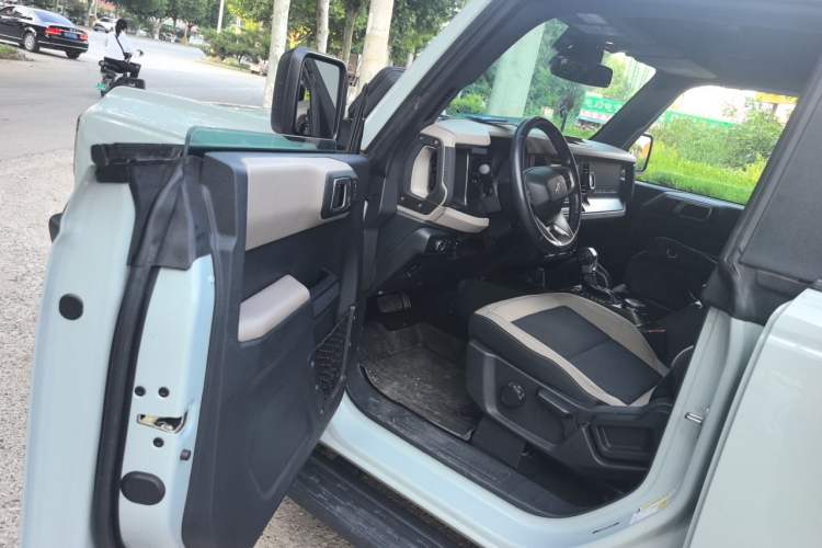 Used Ford Bronco  Driver Seat