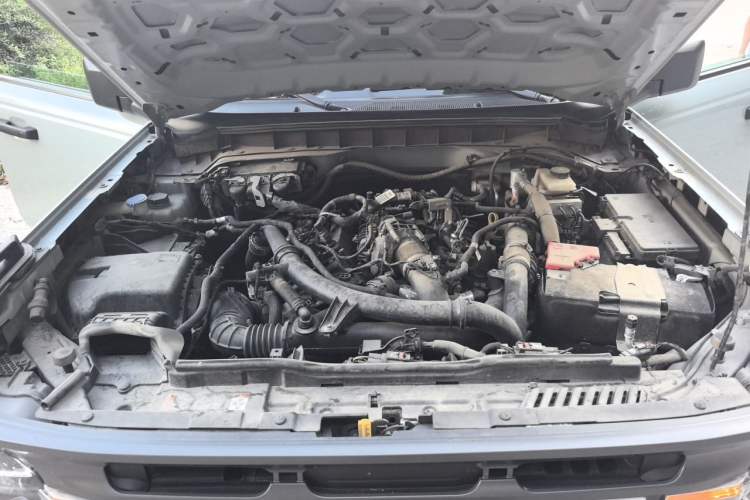 Used Ford Bronco  Engine Bay