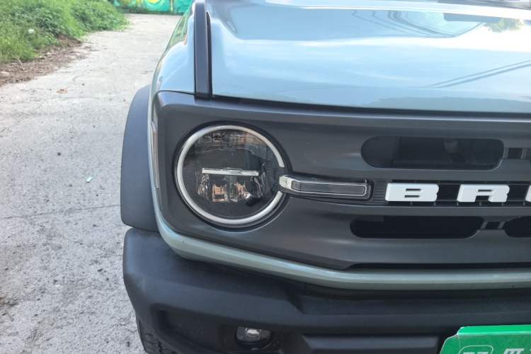 Used Ford Bronco  Right Front Headlight