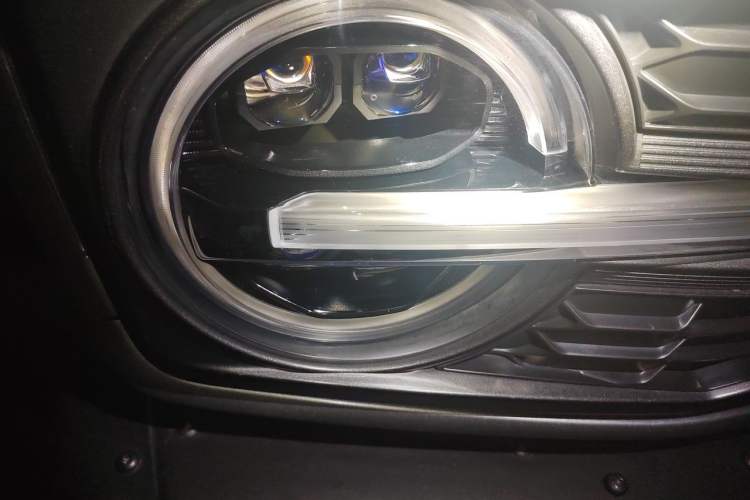Used Ford Bronco  Right Front Headlight