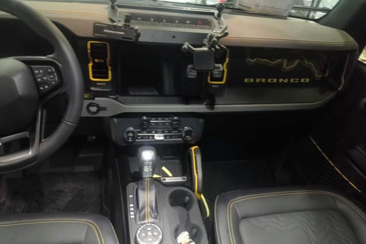 Used Ford Bronco 2024 2.3T Wilderness Audio And AC Panel