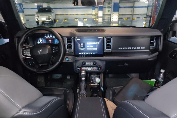 Used Ford Bronco 2024 2.3T Diamond Edition Center Console