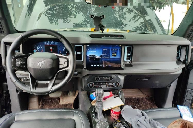 Used Ford Bronco 2024 2.3T Diamond Edition Center Console