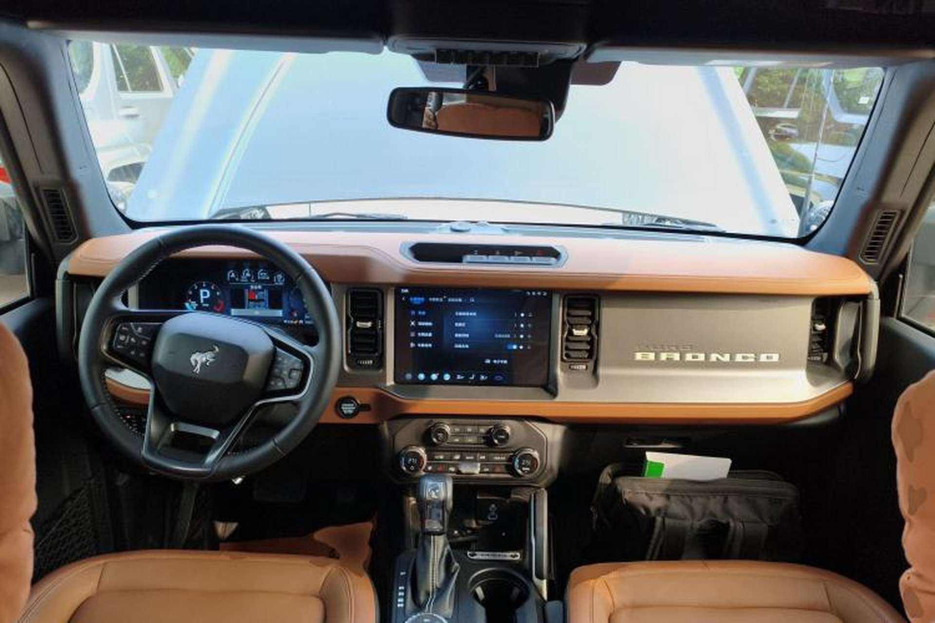 Used Ford Bronco 2024 2.3T Long Beach Center Console