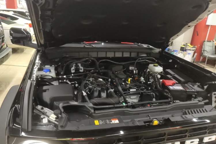 Used Ford Bronco 2024 2.3T Diamond Edition Engine Bay
