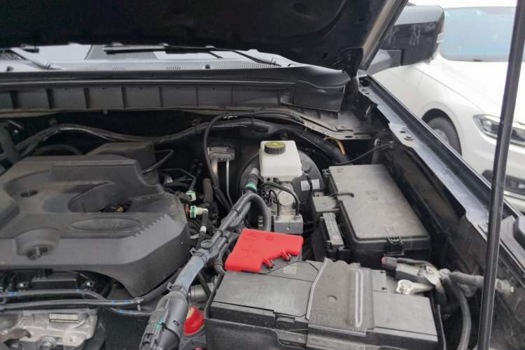 Used Ford Bronco 2024 2.3T Wilderness Engine Bay Left