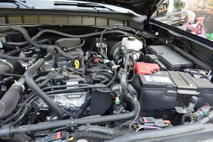 Used Ford Bronco 2024 2.3T Diamond Edition Engine Bay Left