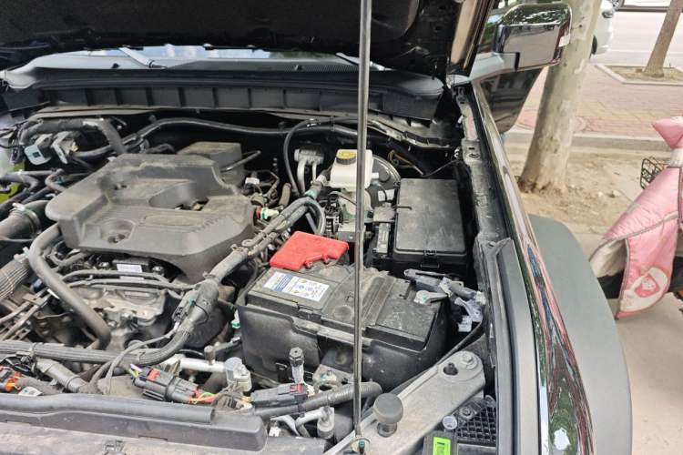 Used Ford Bronco 2024 2.3T Wilderness Engine Bay Left