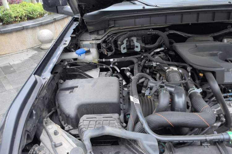 Used Ford Bronco 2024 2.3T Wilderness Engine Bay Right