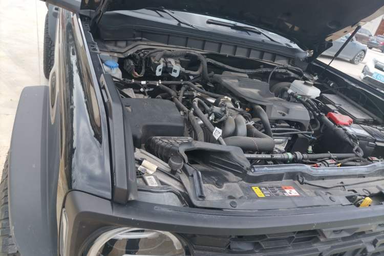 Used Ford Bronco 2024 2.3T Long Beach Engine Bay Right